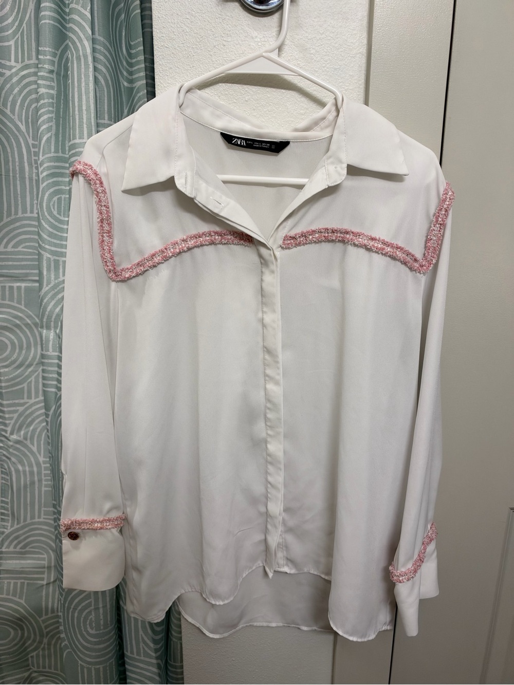 Zara White Button-Down Shirt with Pink Trim